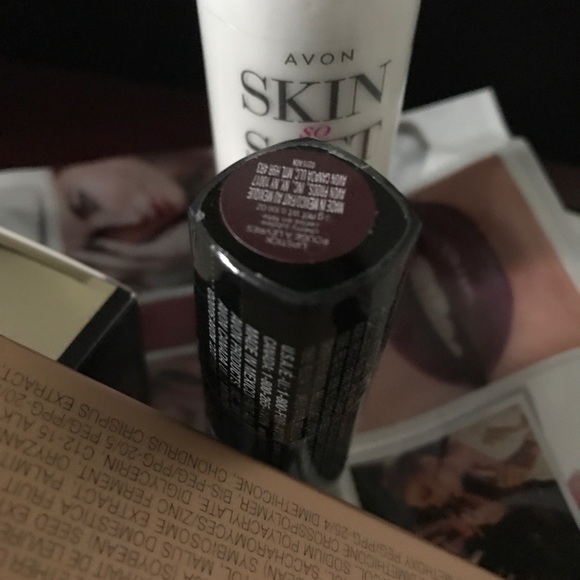 Makeup - Picture 2 of 6